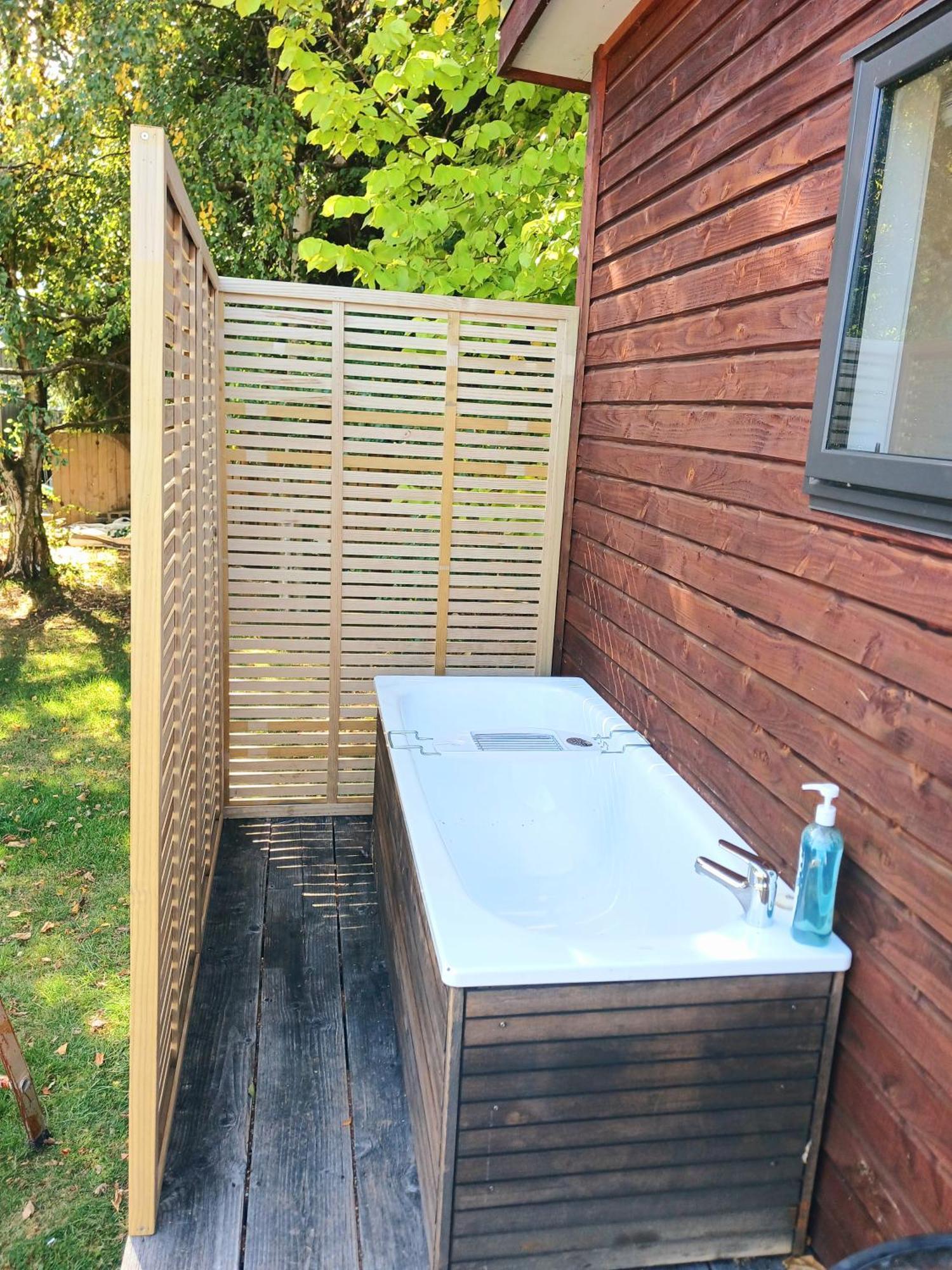 Lake Hawea Cabin With Mountain Views- Outdoor Bath! Lago Hawea Exterior foto